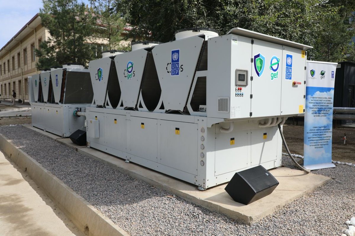 UNDP_Uzbekistan's tweet photo. This Emergency medical care in Jizzakh facility accepts 10,000+ people annually.
Together with @ecogov_uz & local Khokimiyat with support from @theGEF we ensured that the facility is equipped with #EnergyEfficient and #OzoneSafe air conditioning system as part of a demo project. https://t.co/3GiwEu4Gwx