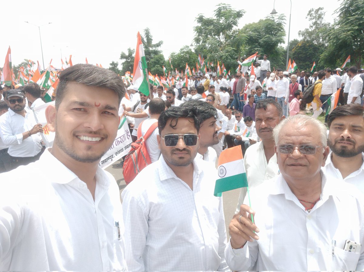 AzalJoshi's tweet photo. एलेन मस्क जी का पटवारियों की मांगों को समर्थन पटवारियों की तिरंगा लिए हुए फोटो को लाइक करने पर X दिखाई देगा।
पटवारियों की मांगे पूरी करों।
#2800gradepay
#MPPatwarisangh 
@ChouhanShivraj
#BrandedFeatures https://t.co/hYSrtWB1HF