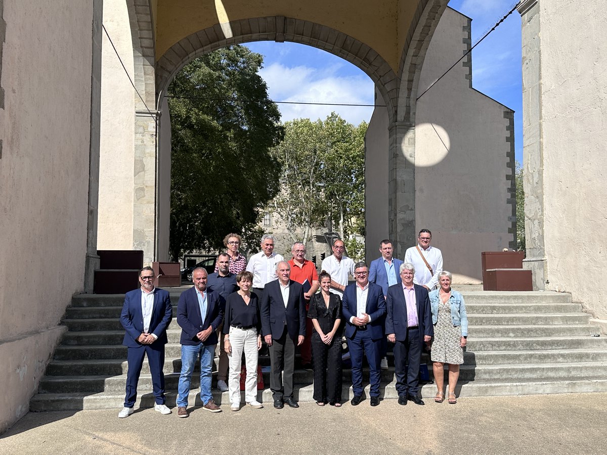 Gérard Larrat participait ce matin aux côtés d'Eric Menassi, Président de l'AMA, et d'élus audois au Comité de pilotage, en vue de finaliser l'organisation du 2ème Salon des Communes et des Territoires de l'Aude qui se déroulera à Carcassonne, le 20 octobre prochain