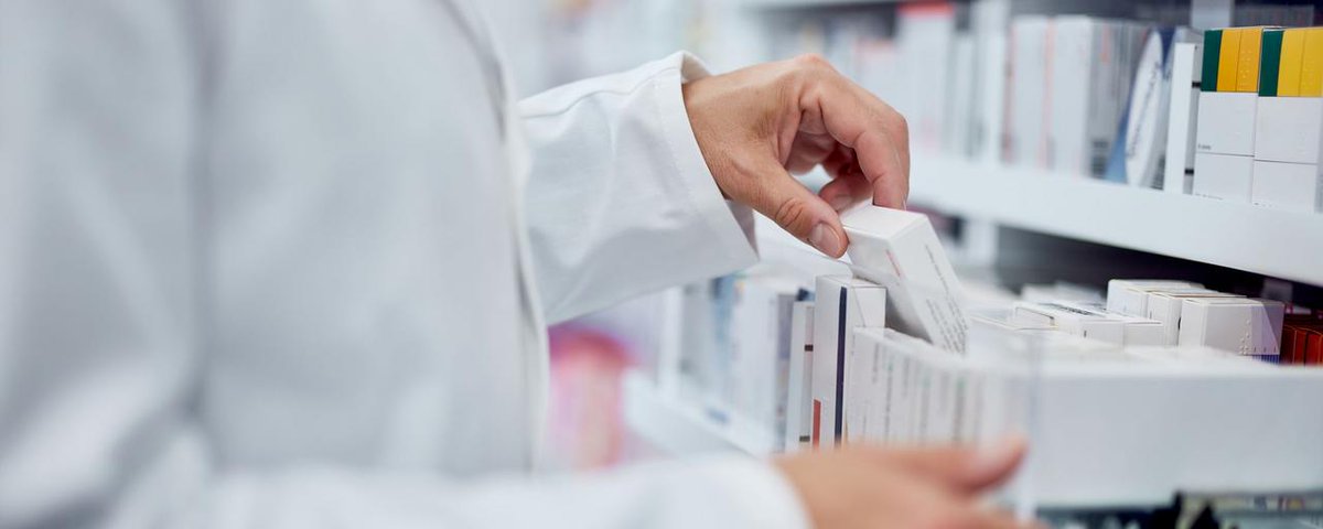 Customers coughing, sneezing and questioning the restrictions, plus many new tasks for the staff. The work at pharmacies in Sweden during pandemic was a huge challenge. gu.se/en/news/the-pa…