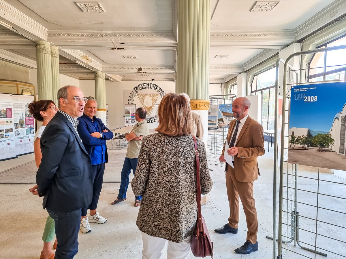 Chatel_Guyon's tweet photo. #jep2023
Ce matin avait lieu l'inauguration des deux expositions à découvrir dans la salle à manger du Grand-Hôtel à l'occasion des Journées Européennes du Patrimoine 2023 👍 https://t.co/jfrKJcoHJC