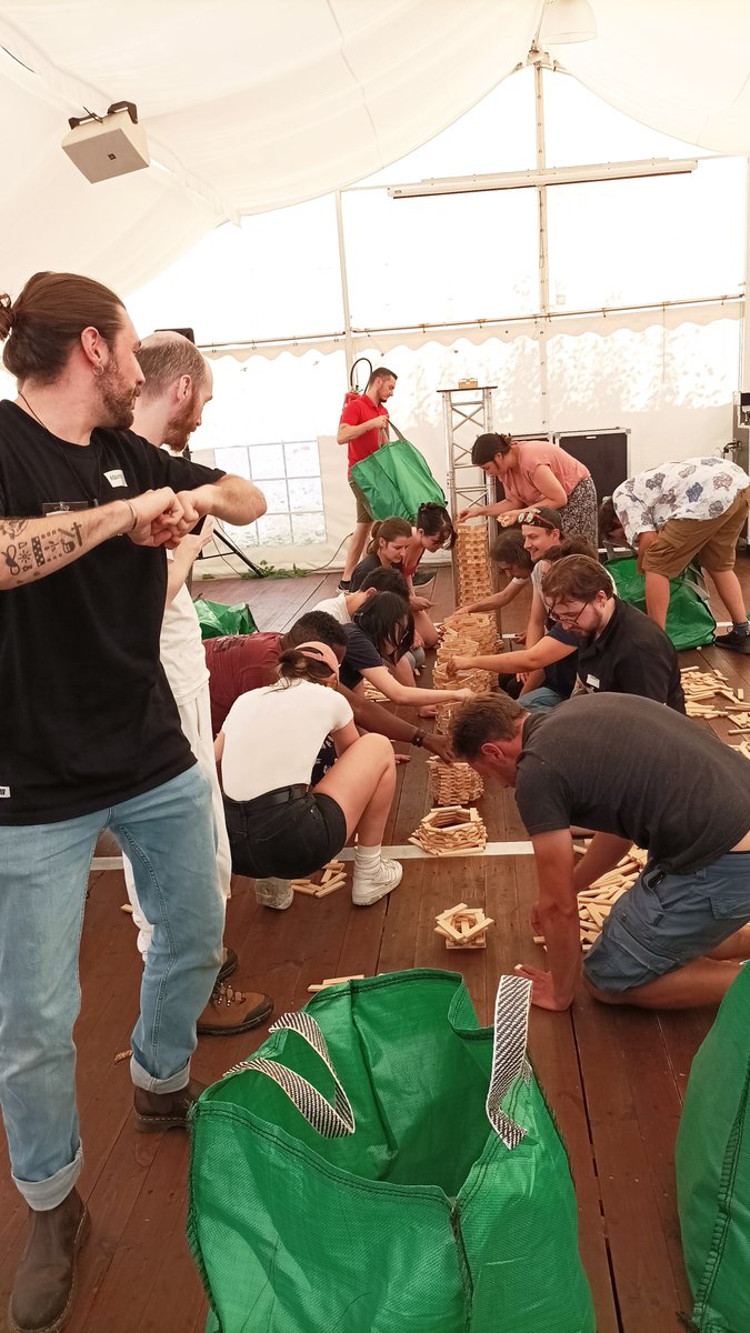 🌡️ #TEAMBUILDING 🌡️
Last week, Celsius Online reunited in the countryside for a two-day seminar!
Between reviewing the year and celebrating the studio's collective wins, the team demonstrated top-notch cohesion and some fine Kapla-building skills 🔥