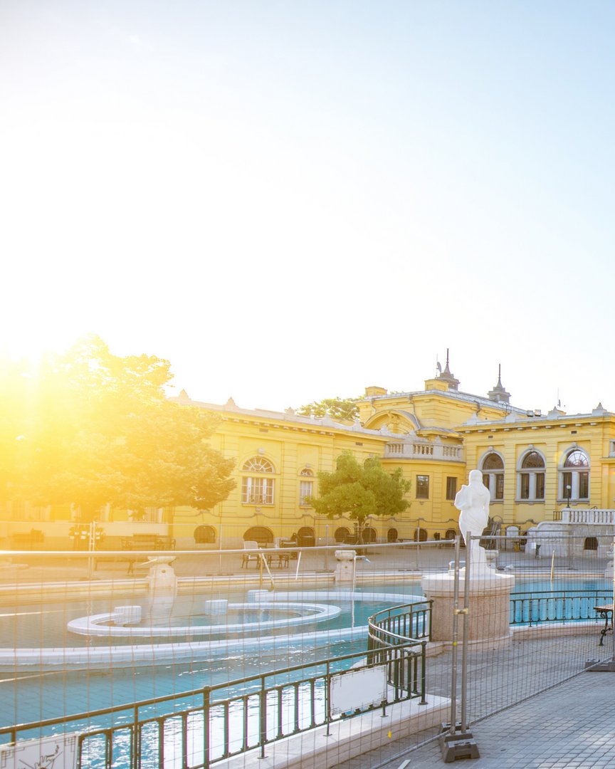 easyJet holidays tweet media