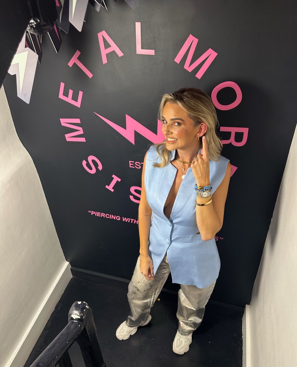 Metalpiercing's tweet photo. What do we think of @amor_style_life new piercing?! 😍
#earring #piercingsandtattoos #piercingring #london #thingstodoinlondon #newpiercing #earstyling https://t.co/j3I7Ab22li