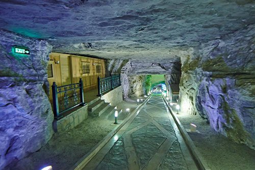PTANews_'s tweet photo. Salt wonders around the world!
🇦🇿 Duzdag (Salt Cave) Physiotherapy Centre, #Nakhchivan, #Azerbaijan - First two photos.
🇵🇰 Khewra Salt Mines, #Khewra, #Pakistan - Last two photos.
@ElchinMeh
#TravelDiplomacy🇵🇰🇦🇿
#ExplorePakistan🇵🇰 #ExperienceAzerbaijan🇦🇿
#TwoStatesOneNation🇵🇰🇦🇿 https://t.co/3y8uwDwuIX
