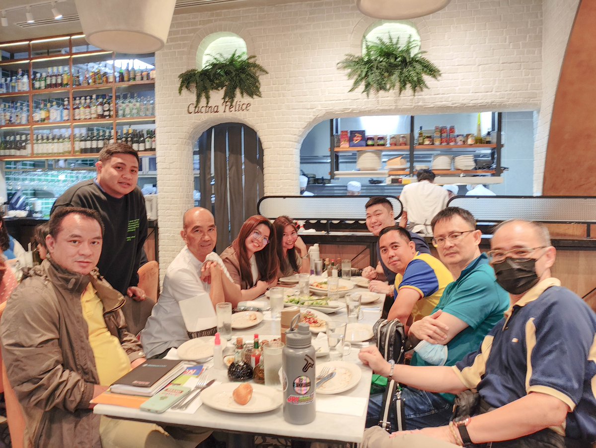 bryandsi's tweet photo. Sweet success deserves a sweet reward! 😋🍽 Congrats to our amazing Sales team for crushing their targets and indulging in a well-deserved treat! 🎉👏

#SalesTargetAchieved
#BryanDSISalesTeam
#BryanDistributorsAndServicesInc https://t.co/i2JG1Y3Kgm
