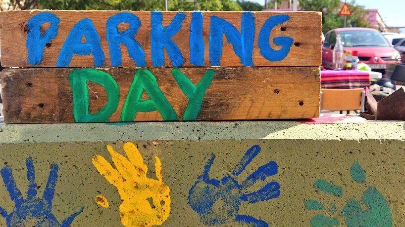 ISGLOBALorg's tweet photo. 🅿️ Barcelona celebra avui un nou #ParkingDay!

🌳Transformem més de 120 places d'aparcament en parcs, jardins i espais lúdics.

🌇Reivindiquem una ciutat centrada en les persones i el medi ambient.

Consulta el mapa d'espais! 
📍https://t.co/gqXiu0b0rw

#ParkingDayBCN23 https://t.co/AEOgtp1Q2S