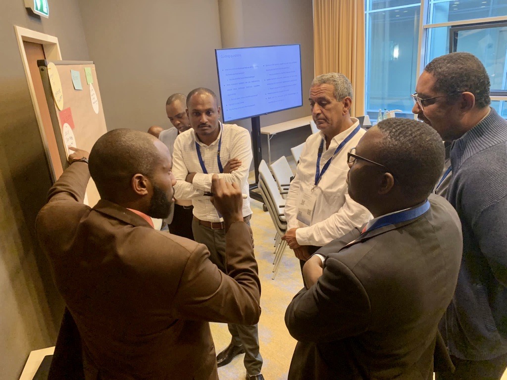 giz_rwanda's tweet photo. The #TransportWeek23 audience also saw Francois Zirikana of @CityofKigali presenting about Quality Transport Operations within #Kigali, sharing the city’s experience and ambitions in transport. #GreenRwanda🇷🇼🌿 #RwandaWorks
@zirifra; @NotTonyShyaka https://t.co/qlrTA7JE5d