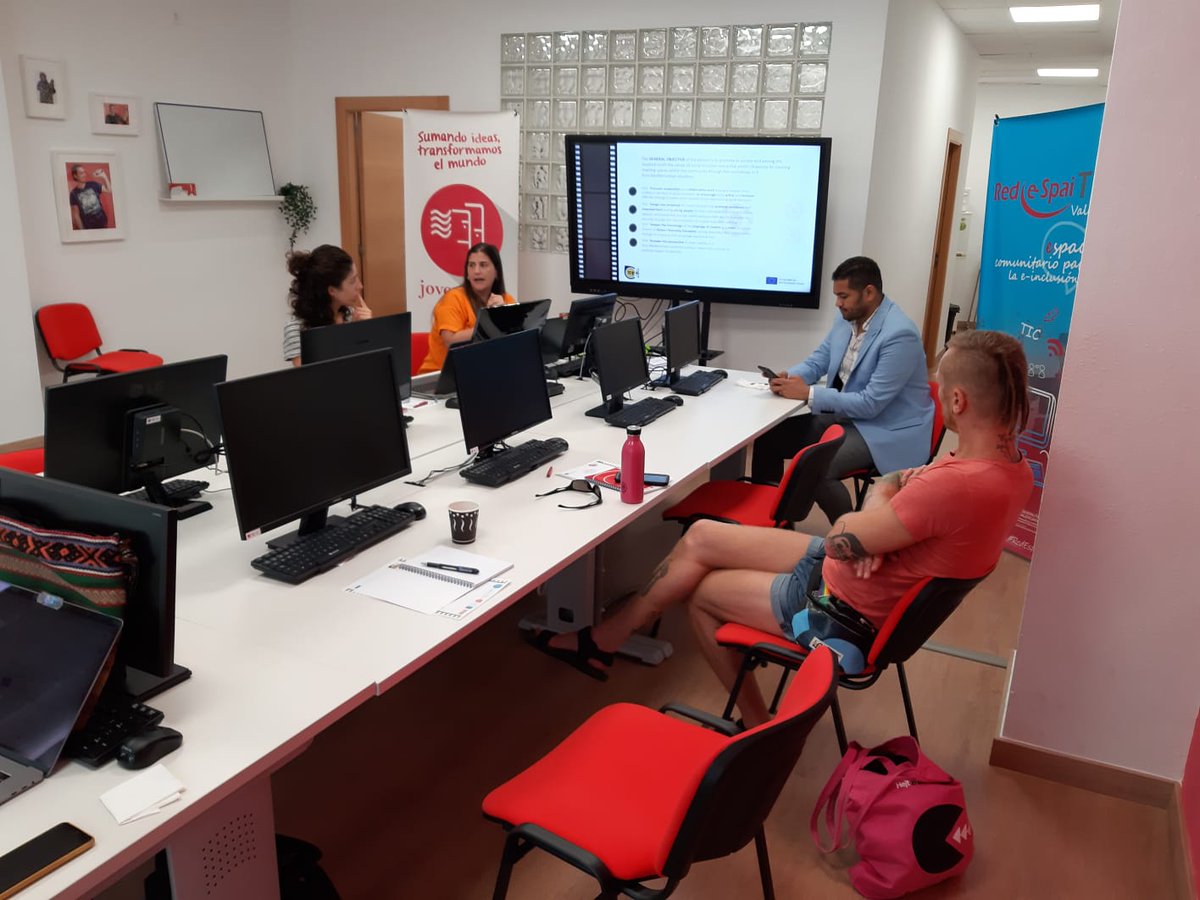 🆕challenges in <a href="/JOVESOLIDES/">JOVESÓLIDES</a> `s next future:🙌 14th of Sept. we met our partners for a 2 days Kickoff meeting in #TheElephantMan <a href="/EUErasmusPlus/">Erasmus+</a> project,with the goal to promote #socialinclusion and #activecitizenship through film🎥workshops.Stay tuned,stay curious with us!➡️