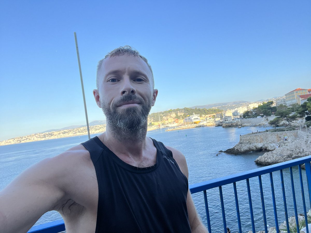 erwannleho's tweet photo. đââïž Alors que #Nice06 se rĂ©veillait, je me suis levĂ© de bon matin, tout comme mon Ă©quipe, Ă lâoccasion du dĂ©but du Relais du Ruban Rouge ! đ
âđ»Ensemble, courons pour rĂ©colter des fonds pour @Sidaction et financer les projets innovants contre le #sida !
#Objectifsidazero https://t.co/mRrbHsczX5