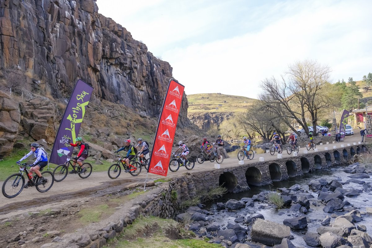 LesothoSky's tweet photo. 💚 LOVE Lesotho Sky Photo Series 5/6 📸 🇱🇸☀️

Through riding the Lesotho Sky event, you will gain a new perspective of Africa's Kingdom in the Sky. Be prepared for the experience of a lifetime! Next dates: 7 - 12 October 2024. #lstwitter https://t.co/aqe9Hp0S95