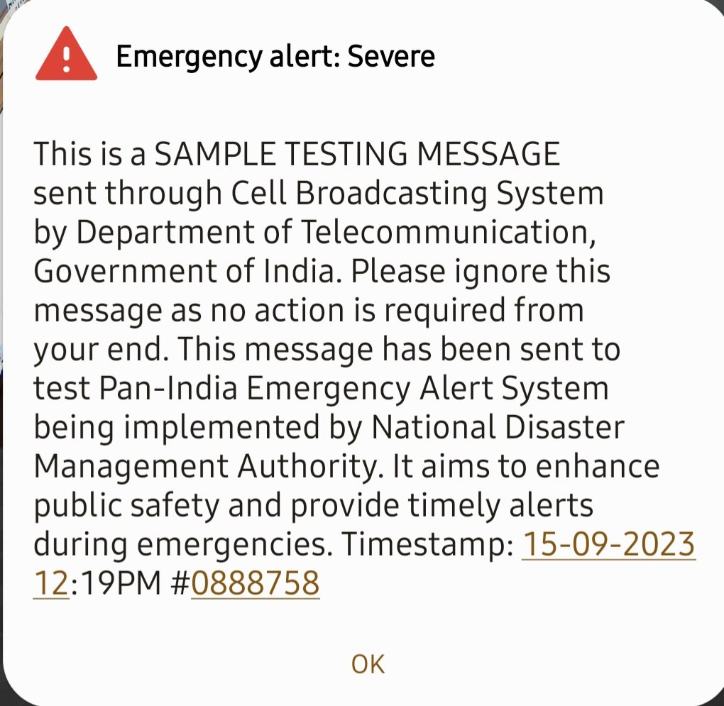 thebroodylad's tweet photo. #cellbroadcast #GovtofIndia
#Departmentoftelecom 
While in class and Android Mobile users - suddenly all 50 cell phones start beeping with a buzzer. First 30s all like "Phone Hack hogya kya" before reading the warning message.

Meanwhile iPhone users - "humara to nahi baj raha" https://t.co/Uoh504d2LW