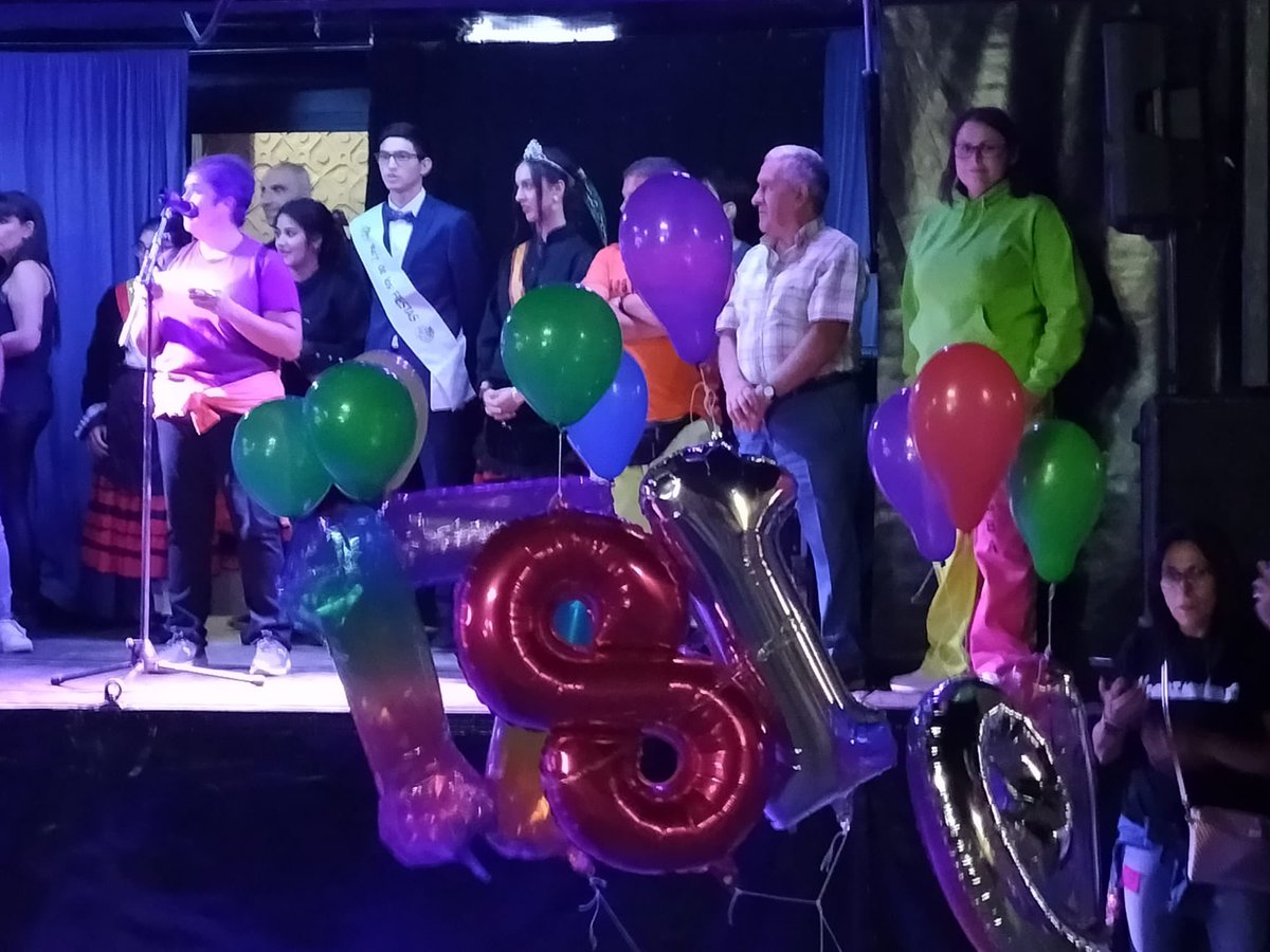 PSOEdeSegovia's tweet photo. 🎉 Fiestas de Zarzuela del Pinar 🎉

El diputado provincial @mateojosea ha estado en el pregón acompañando a la alcaldesa, resto de corporación municipal y vecinos. 

¡Felices fiestas! https://t.co/RnBtQDU3jb