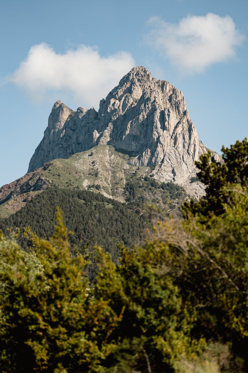 AramonFormigal's tweet photo. Septiembre y octubre en la montaña, la antesala perfecta para el invierno.
⛰️ Aprovecha estos meses para explorar senderos, disfrutar del otoño y recargar energías en la naturaleza.
¿Con ganas de invierno? ⛷️❄️
#Montaña #Foratata https://t.co/naQuNhw2Cz