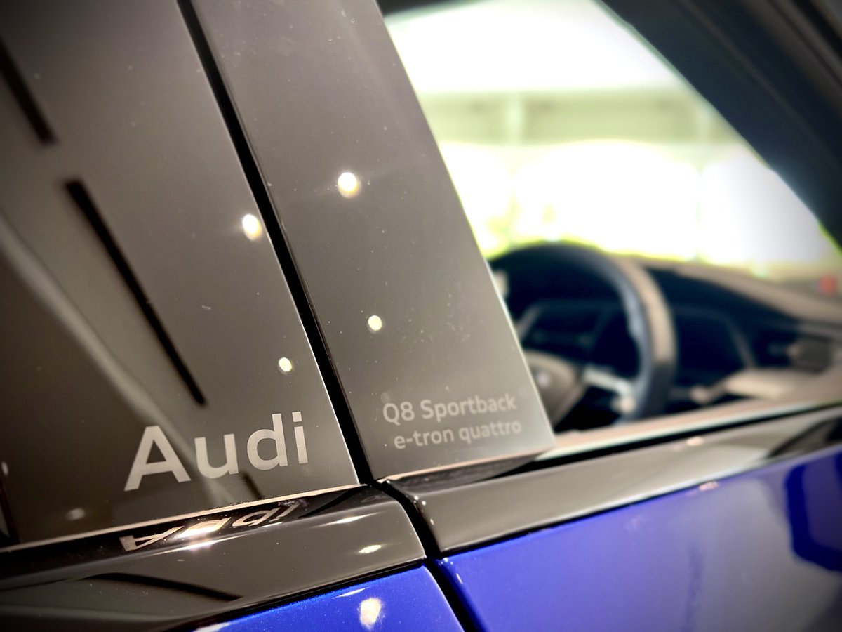 AudiEdogawa's tweet photo. Audi Q8 Sportback e-tron Debut✨

今週末、待望のAudi Q8 e-tronがお披露目となります🌷

新世代のデザインと調和するクーペの流麗なフォルムを
是非ショールームにてご体感ください！

皆様のお越しをスタッフ一同、心よりお待ちしております😊

#audi江戸川 #audiq8etronsportback #audiq8etron https://t.co/R5CM1xBUxV