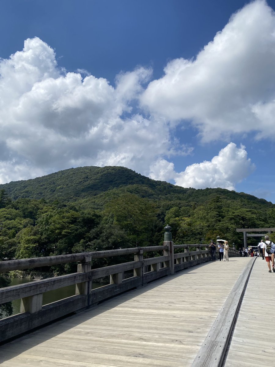 emk_plus's tweet photo. 伊勢神宮へ。
外宮から、そして内宮へと、、今回はゆっく���参ることができました^ ^

#伊勢神宮 https://t.co/HpEAPmDgq1