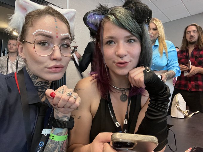 Second day on @XBIZ  with @EmilyAddams_ 🐈&zwj;⬛ https://t.co/U6arEyhsBn<a class="tags" href="/tag/xbiz">@xbiz</a><a class="tags" href="/tag/emilyaddams_">@emilyaddams_</a>