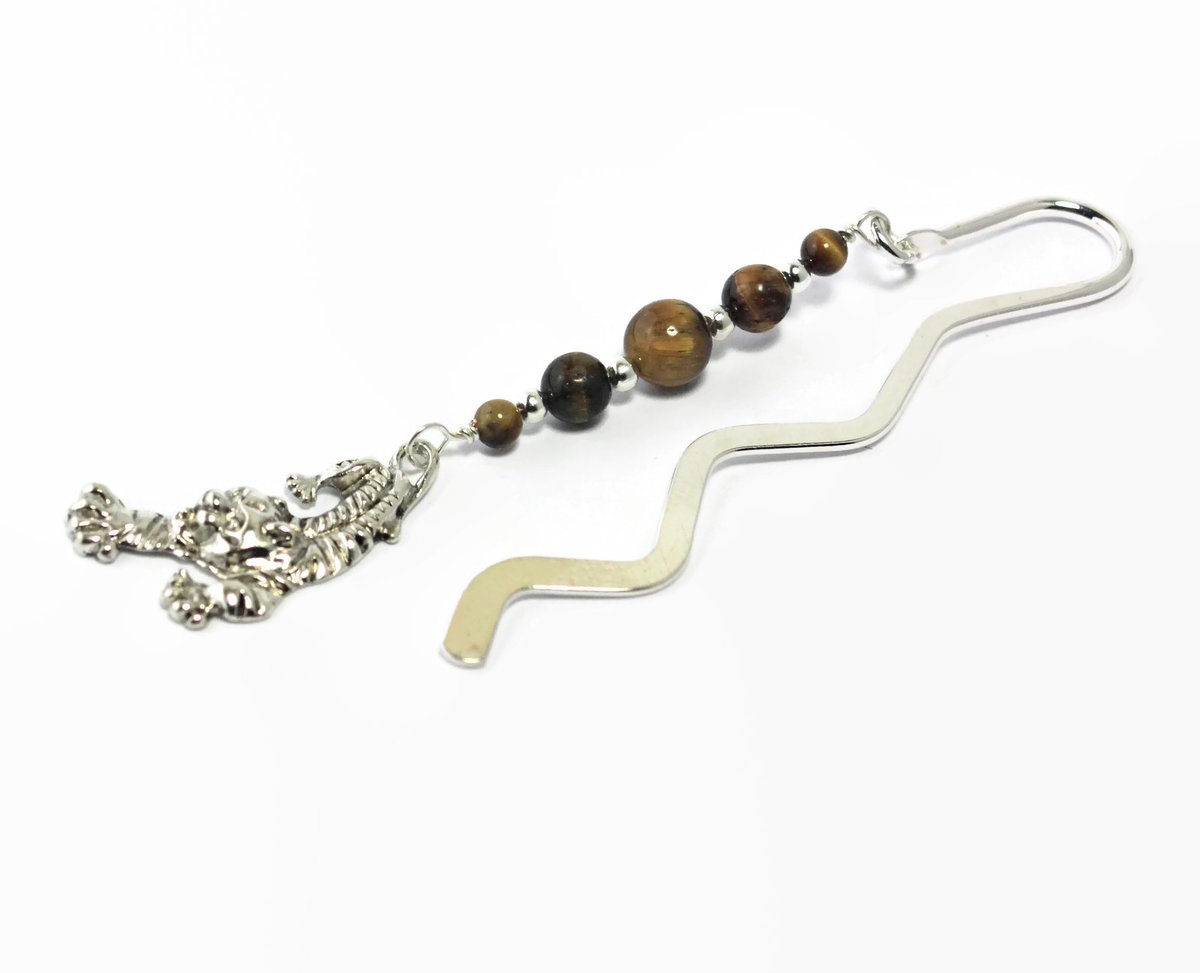 Bookmark gift for Dad with a tiger charm and Tiger Eye gemstone beads etsy.me/2roeVtU  
handmade uniquegift book mark #giftfordad
#MHHSBD