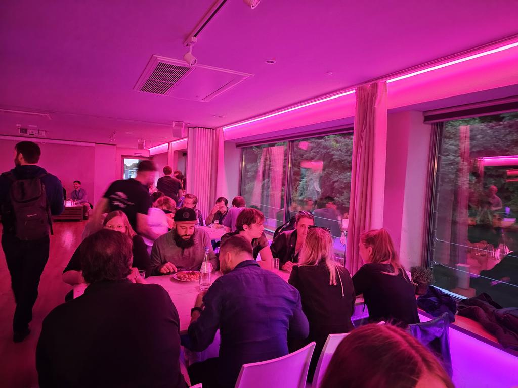 After an exciting conference party at a boat #AutoML2023, we start again today with a inspiring keynote by Madeleine Udell.