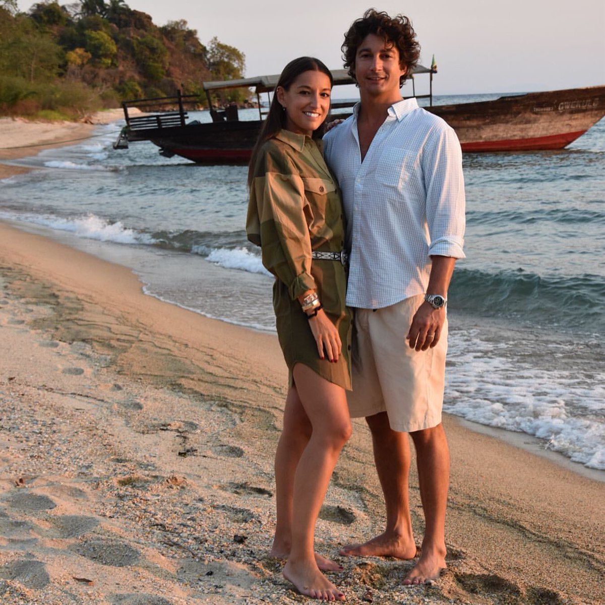 paultoursafari's tweet photo. Greystoke Mahale is situated on a sandy beach along the shores of Lake Tanganyika at the base of the Mahale Mountains in western Tanzania. 
This remote area is home to the world's largest known population of wild chimpanzees and Greystoke’s main attraction of chimpanzees https://t.co/ld1zqHnCmH