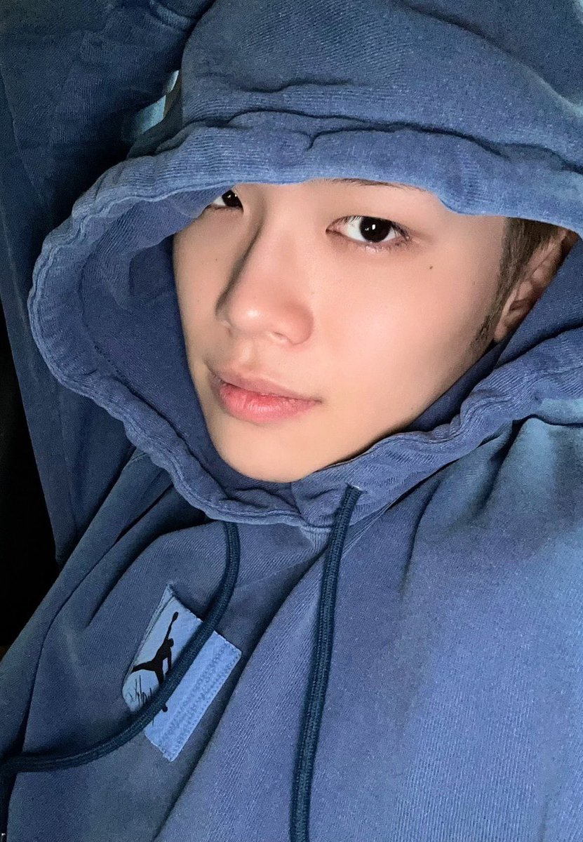 ZB1_official's tweet image. _💌

제로즈야 오늘은 올리지 않으려고 했는데
전에 찍어둔 라이브 영상을 풀도록 할게..ㅎㅎ
규빈이 말고 제로즈가 너무 보고 싶어💙

#KIMTAERAE #김태래
#ZEROBASEONE #ZB1 #제로베이스원