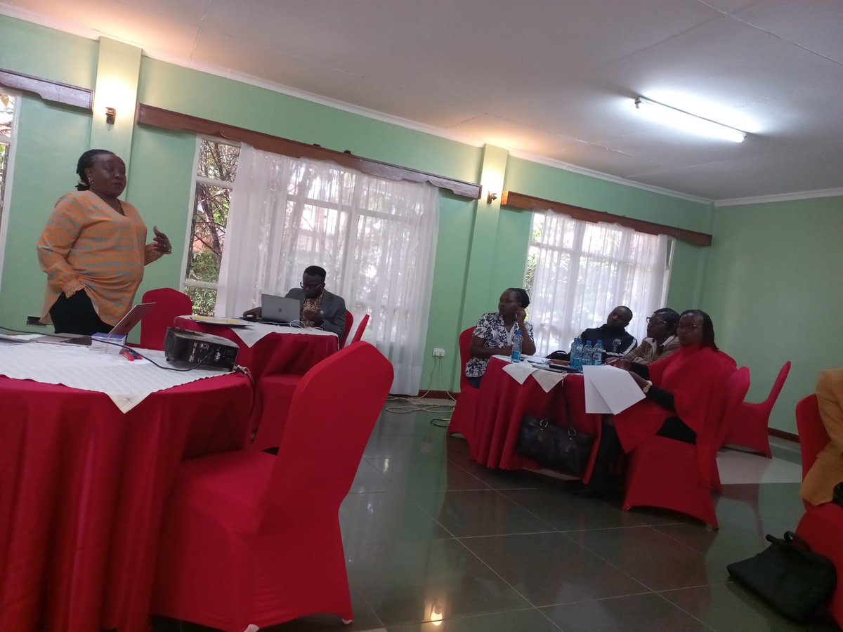 Ongoing: Day 2 Training Of Trainers Workshop on #HumanRights Journalism curriculum starts off with a session on Ethics and Human Rights Reporting. @nabooker @MoiUniKenya @mercymnjoroge @MustaphaDumbuya