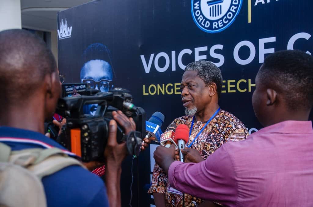 thisissegun's tweet photo. The Hon Commissioner for finance, Wale Akinterinwa was at dejavu hotel and suites yesterday, to support @Cb_0lusa on his journey to break Guiness world record
#GoDuke
#GuinessWorldRecords
#LongestSpeechMarathon
#FromWordsToWorldRecord https://t.co/rvVgIJ81Ih