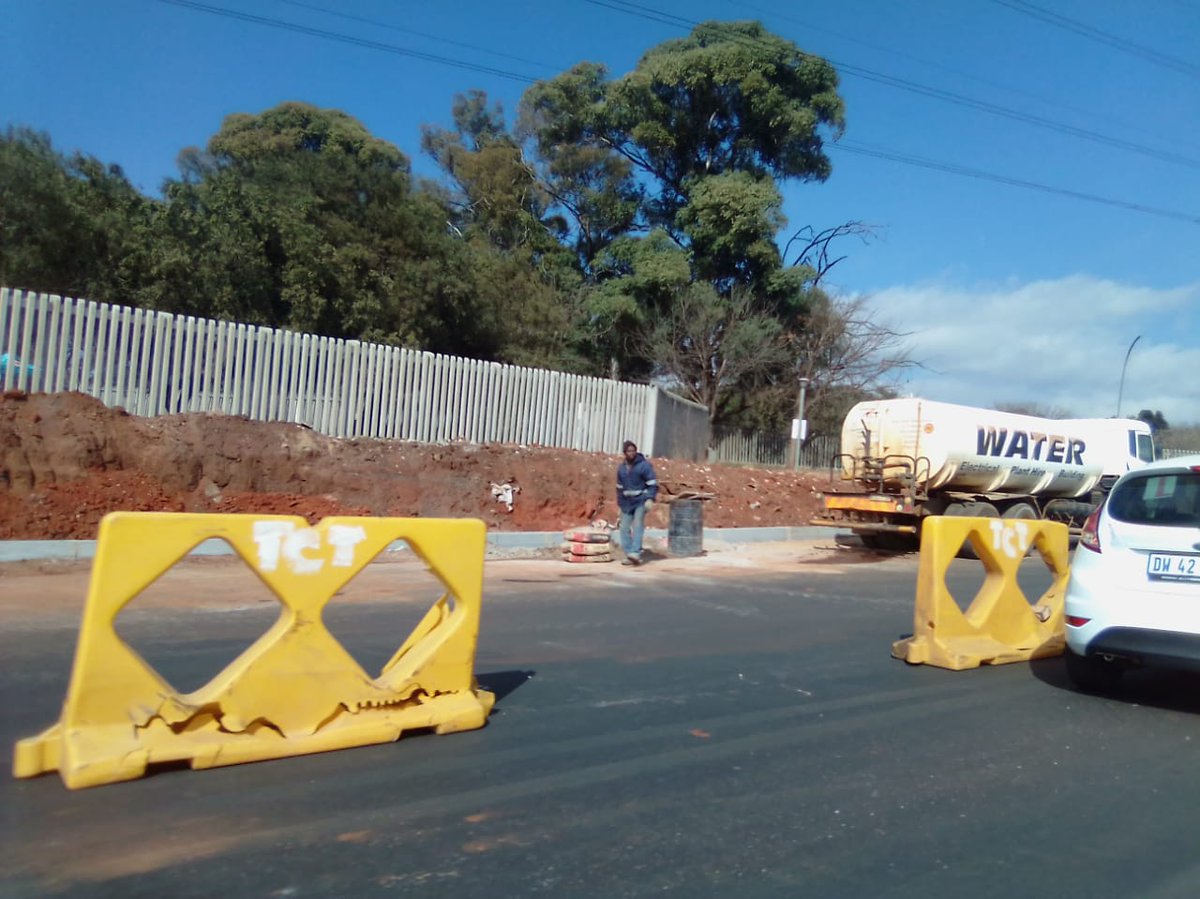 _ArriveAlive's tweet photo. Recognizing and Evaluating the Problem of Dust https://t.co/KRDmxaVBOQ #ConstructionSafety
#Health #Dustsuppression @ConstructionSfy https://t.co/DJYEa8KrPr