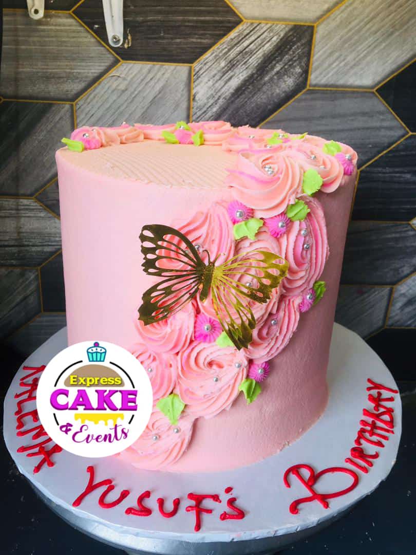 Expresscakevent's tweet image. Butter icing cake with good designs and colours Call or Whatsapp 0740194064 for orders #unclemo #gashumba
