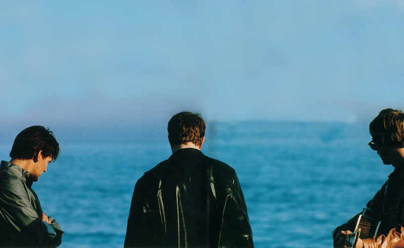 HitsNorge's tweet photo. 2000: a-ha made a comeback with the haunting "Summer Moved On"
https://t.co/XnxQvnFxly 

@aha_com #aha #00smusic #charts #hits #number1s #Comeback https://t.co/UYZiZ9Qht5