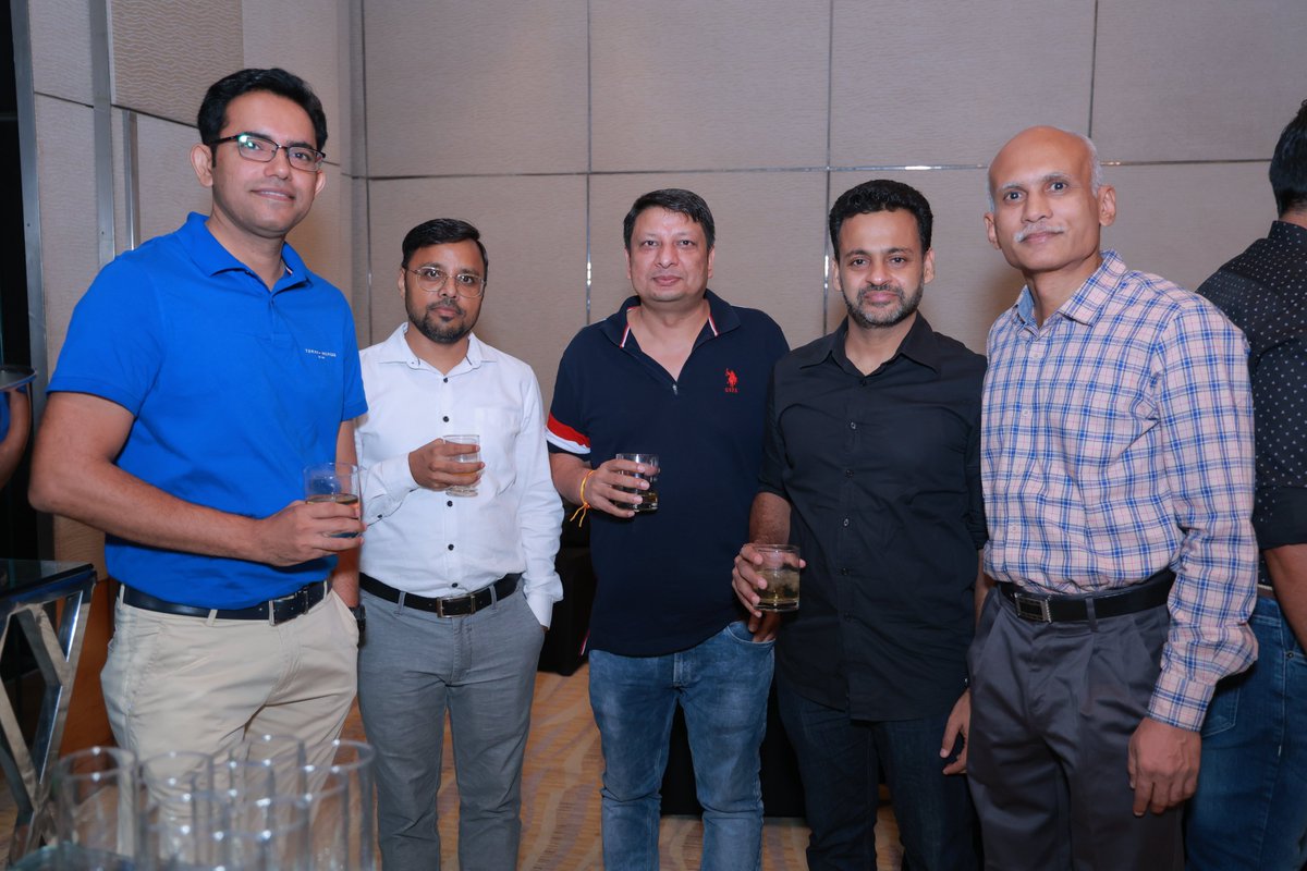 SystiqueStories's tweet photo. @hsccorp @vinodsood It is a matter of #pride, #happiness and extreme #jubilation that #HSCians who joined us in our journey 17 years ago when we started, are still standing #strong with us and #motivating us to keep #ReachingBeyond…
2/3 https://t.co/BZR7W3tStc