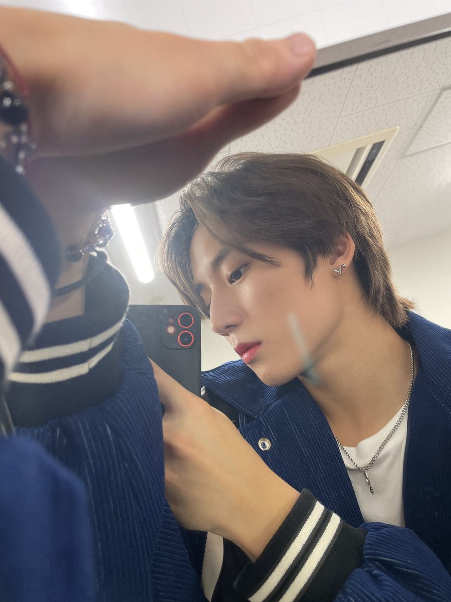 [#건우] 넌 내꺼야 🫵

#JUSTB #저스트비 #GEONU