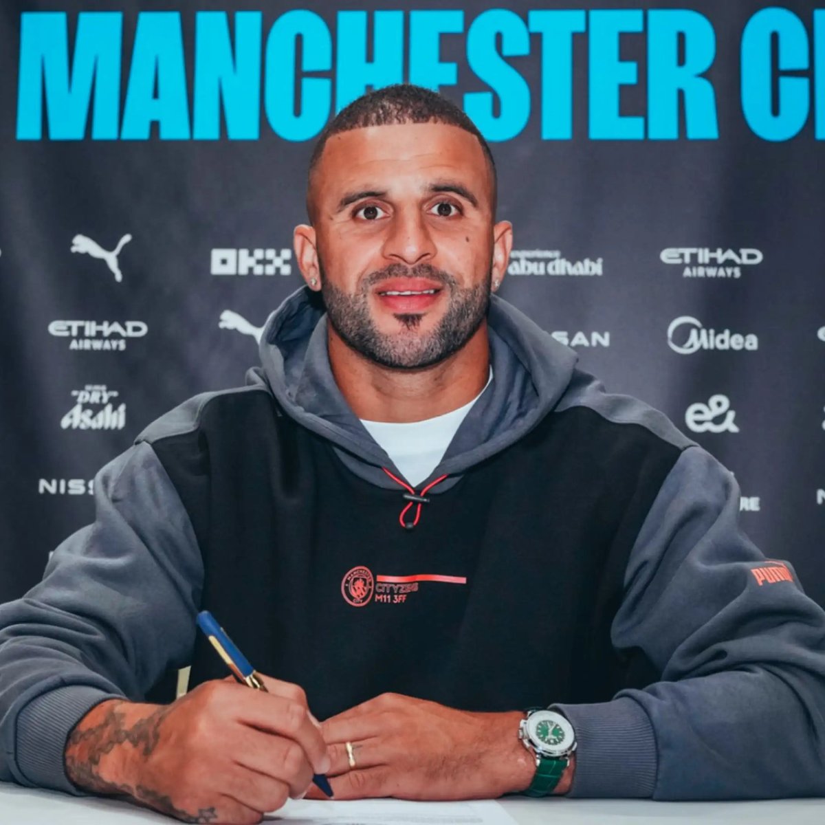 Footballtweet's tweet photo. If Kyle Walker isn't the best right-back in Premier League history, then who is? 🤔👇 https://t.co/hiK5jAA63X