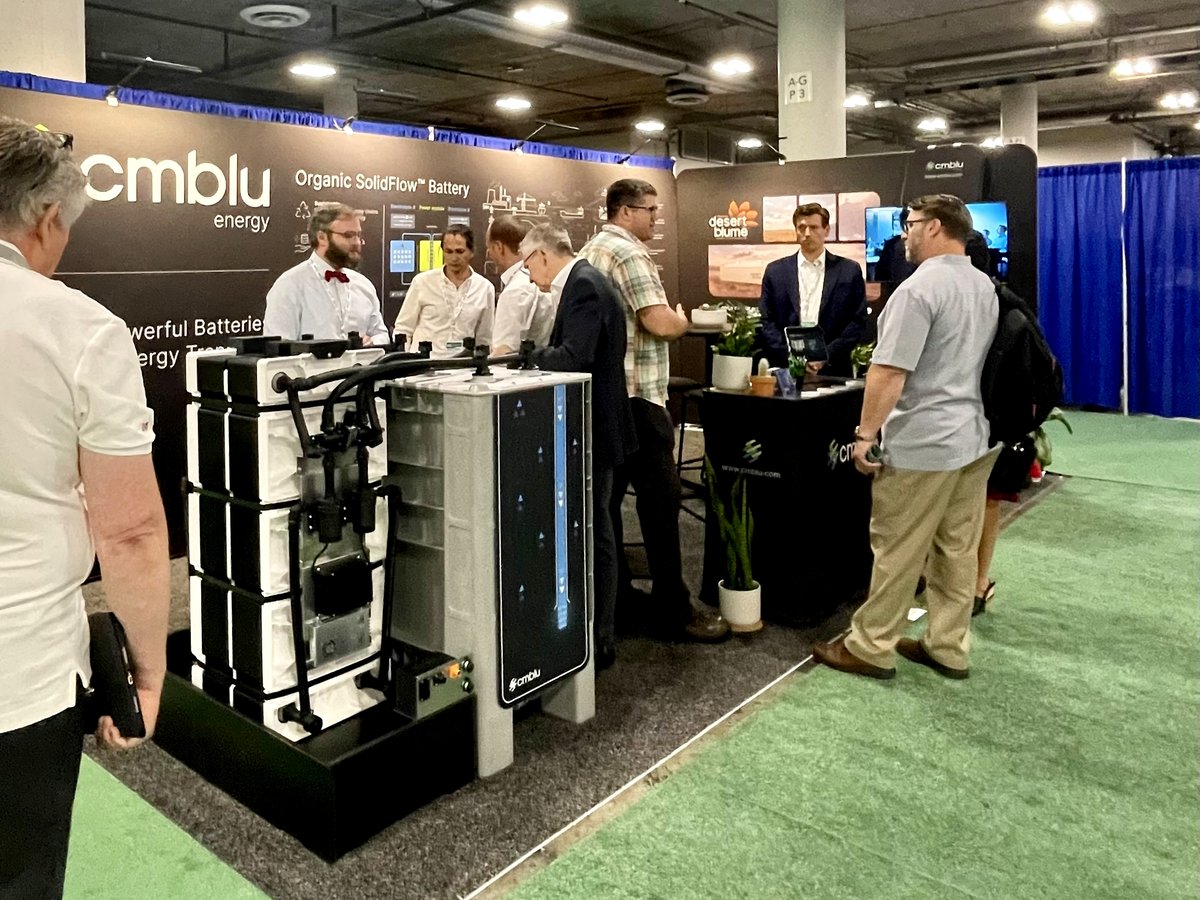 CMBlu_AG's tweet image. Die #SolidFlow-Batterie war heimlicher Star auf der #REPlus23. Sie ist sicher, umweltfreundlich, nachhaltig &amp;amp; inspiriert von der Natur. Die vielen Standbesucher in Las Vegas waren daher keine Glücksritter, sondern wichtige strategische Partner für den Roll-out dieser  Technologie