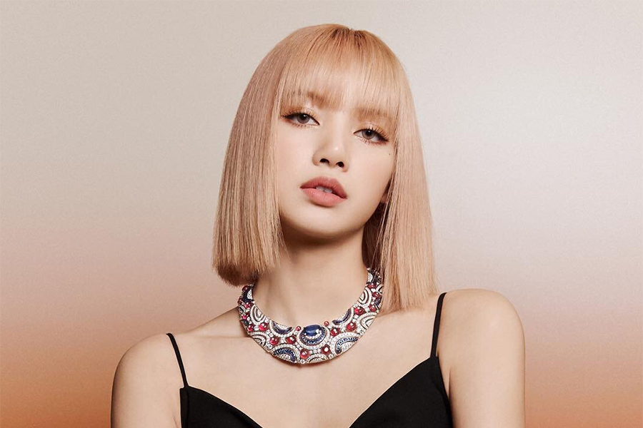 soompi's tweet photo. YG Entertainment Shares #BLACKPINK’s #Lisa Is Still In Talks For Contract Renewal
https://t.co/f6nN2wfn2L https://t.co/E7s8QYzlVi