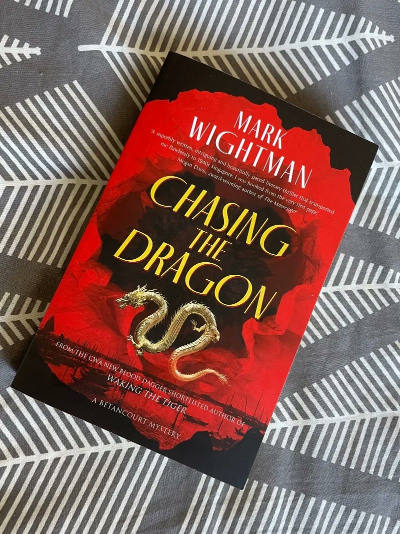 minnowmep's tweet photo. AD sent for review for @HobeckBooks: Chasing the Dragon by @mark_wightman is a gripping historical crime novel set in Singapore in 1940. It's one I have thoroughly enjoyed reading - find out more over on the blog https://t.co/P2l4115V3r #chasingthedragon #markwightman https://t.co/y3HqVZRXy6