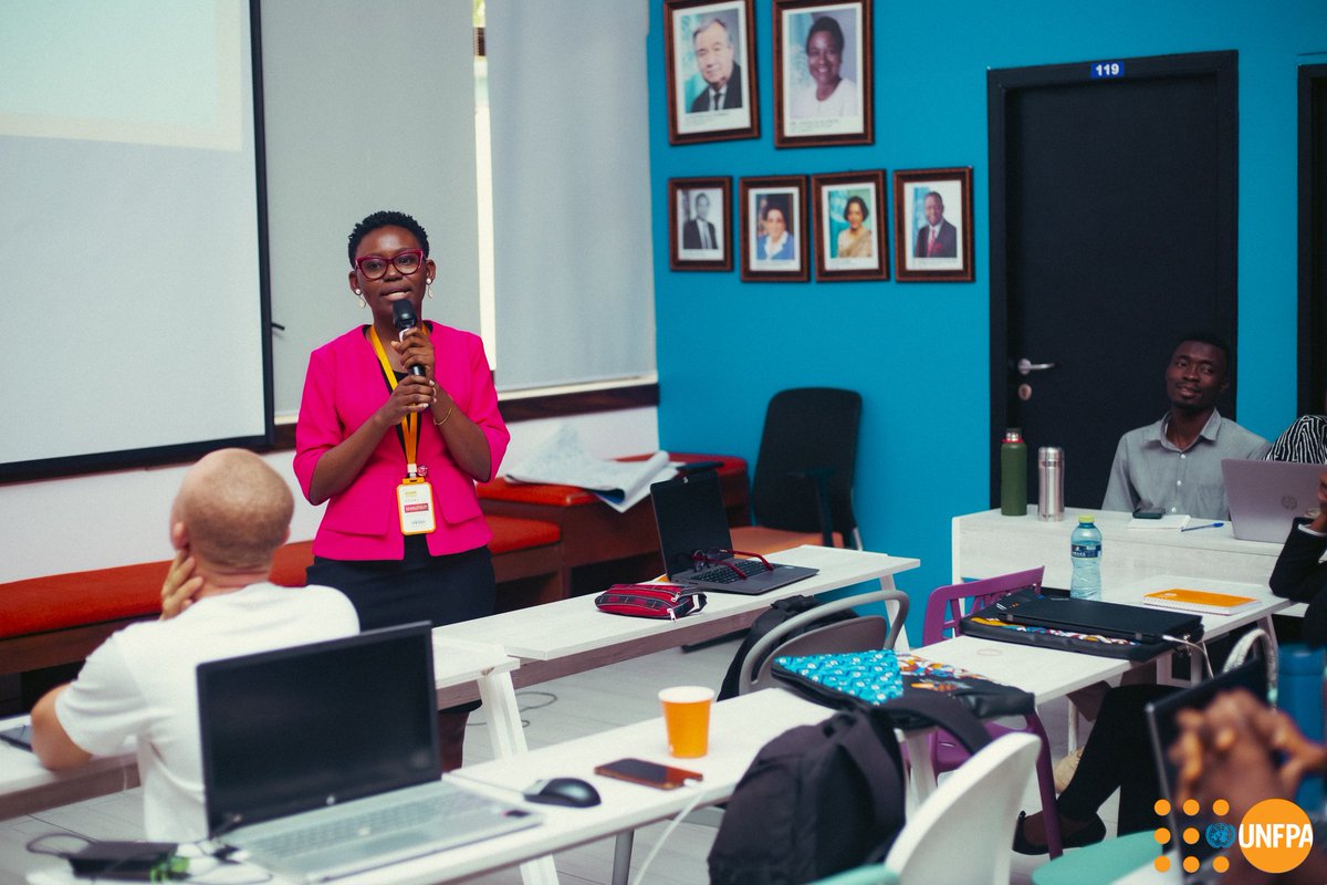Emilo_saved's tweet photo. Being the first #LOD @UNFPAGhana #YoLeFellowship, I made a presentation yesterday on the power of introspection for personal growth. Reflections help identify patterns, strengths, and areas for improvement, enabling more informed or intentional choices. #TimeToReflectIsNow! https://t.co/wDhaghRQkm