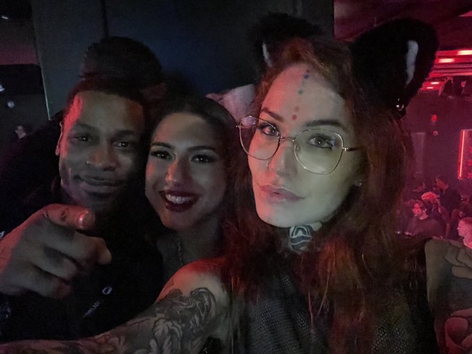 Red light party from @VIXEN &hearts;️ With @DarrellDeeps and @Lena_Coxx  🫶🏻 https://t.co/8MwpRCglee<a class="tags" href="/tag/vixen">@vixen</a><a class="tags" href="/tag/darrelldeeps">@darrelldeeps</a><a href="/tag/xhamster"class="tags"><span>#xhamster</span></a>