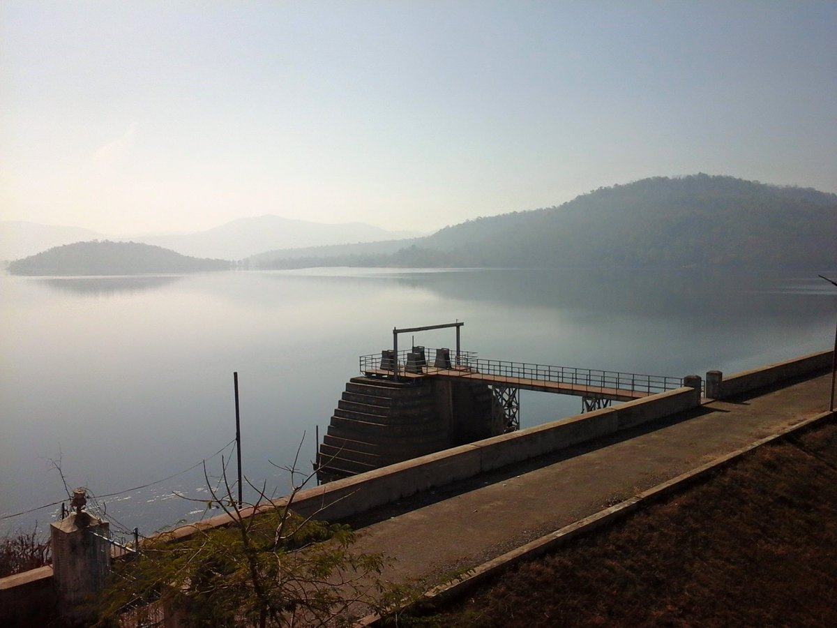 chairmanwodc's tweet photo. Travelling across Western Odisha one comes across enchanting sceneries especially around water bodies. Many large man-made reservoirs created by Govt. for irrigation are in spectacular locations.
#Patora Dam on #Jonk river on the mountains of #Sunabeda is a fantastic #eco-tourism site. The dam irrigates 10,000 Ha is #Nuapada Sub Division.
#Patora has an eco-tourism complex by Forest Deptt.
#WesternOdisha #EcoTourism #OdishaTourism #IndiasBestKeptSecret #TravelOdisha #BeautifulOdisha #IncredibleIndia