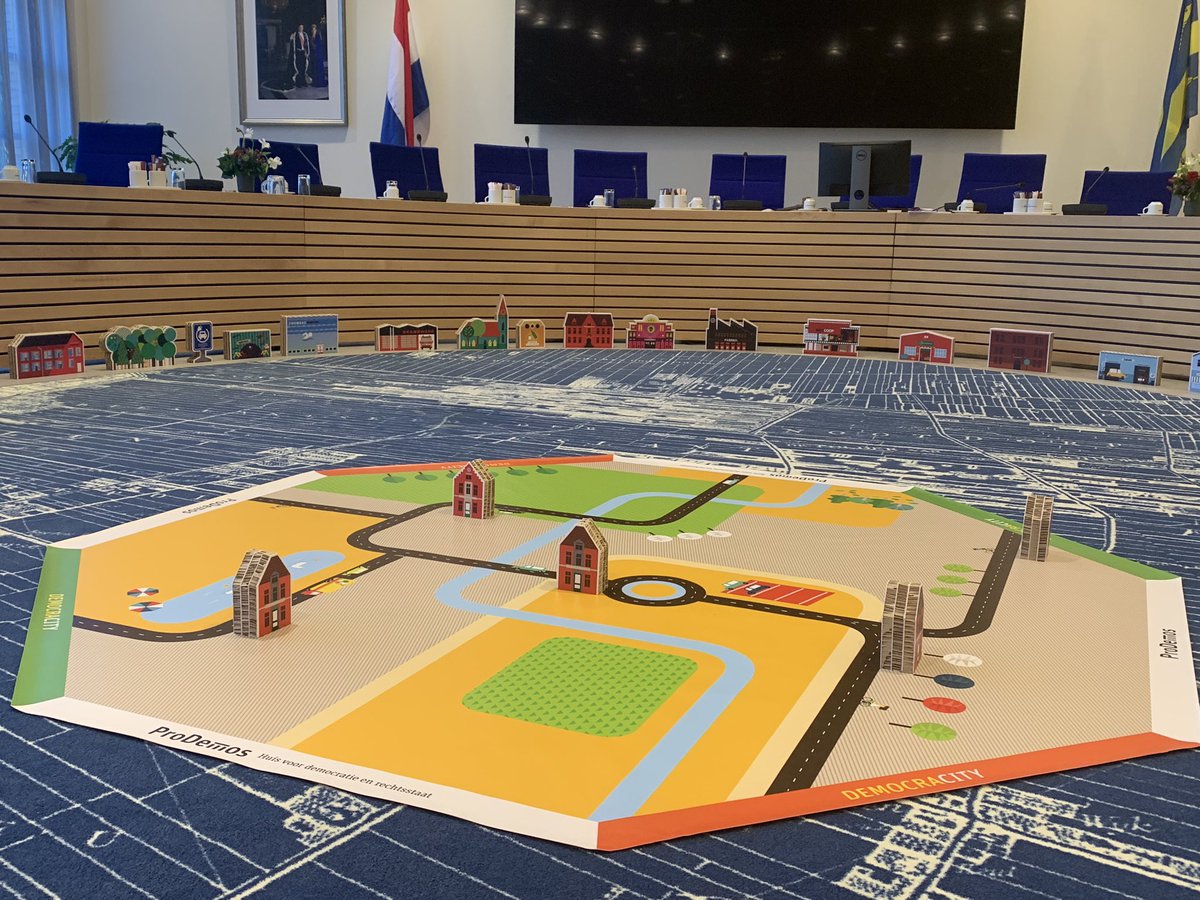 Vandaag gaat groep 8 van de Beatrixschool <a href="/OctantNL/">Octant</a> aan de slag met <a href="/ProDemos/">ProDemos - Huis voor democratie en rechtsstaat</a> om een eigen stad te bouwen. Welke keuzes maken deze leerlingen voor hun ideale stad?