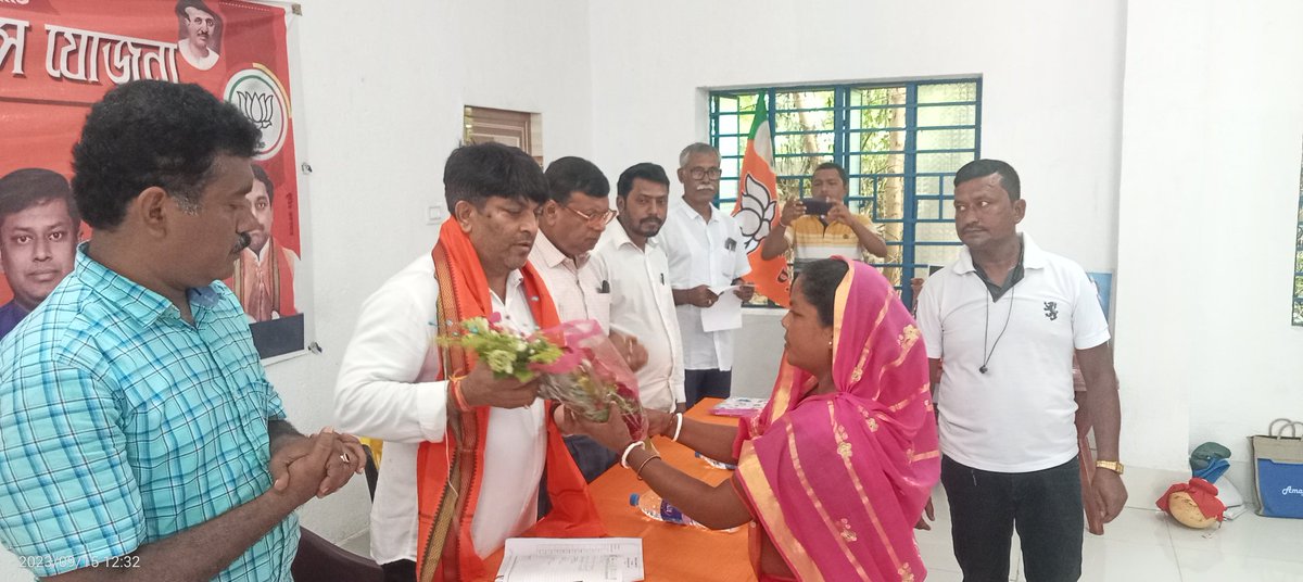 GouriSankarBjp's tweet photo. জঙ্গীপুর সাংগঠনিক জেলার নবগ্রাম বিধানসভায় আজ প্রবাস যোজনায় উপস্থিত ছিলাম।
@DrSukantaBJP @SuvenduWB https://t.co/o6YjeQqaFx