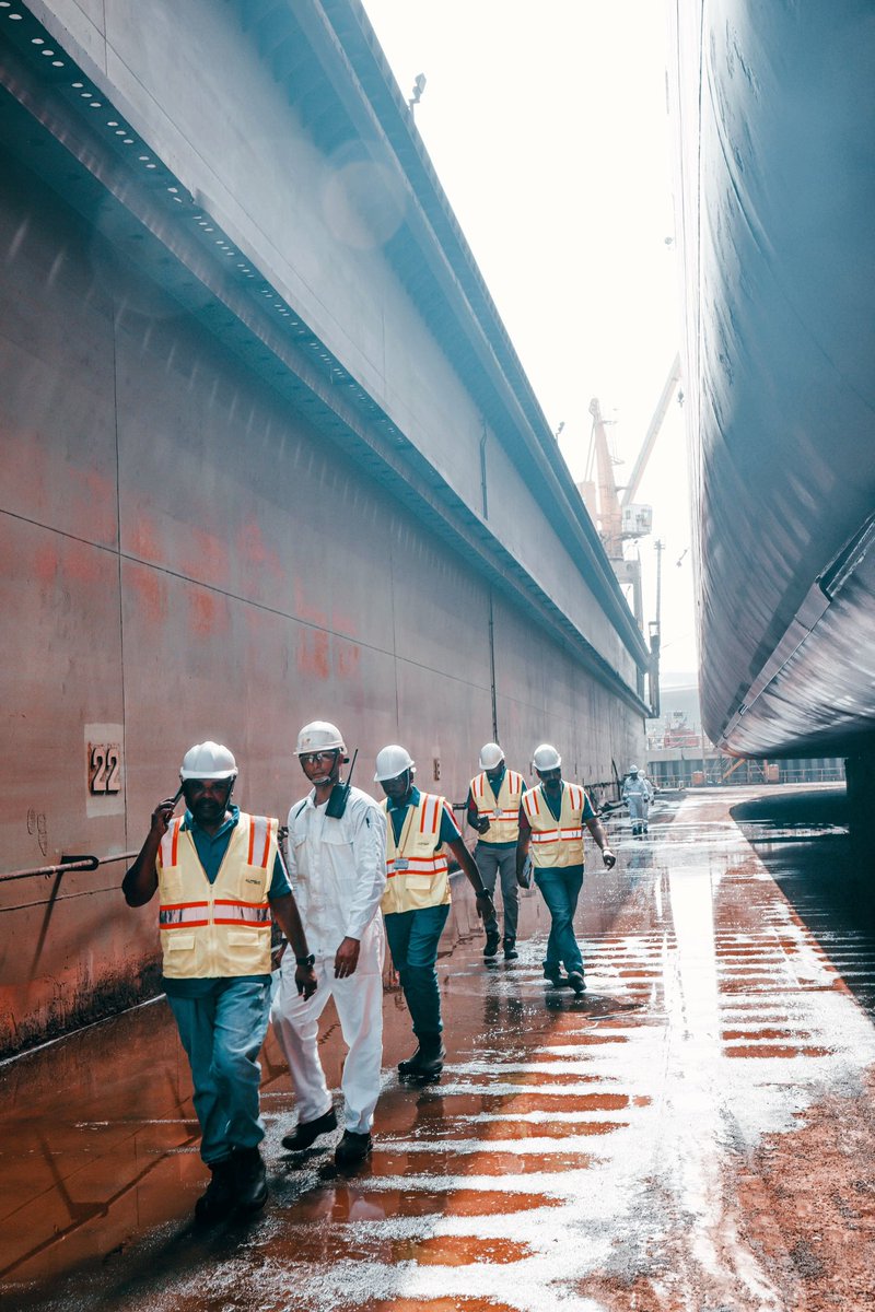Sanalvariyath's tweet photo. #worldofengineering #drydock #photography #canoneosr5 #dubai #drydocksworld #ship #canon #sanalvariyathphotography https://t.co/NRWFeghHuJ