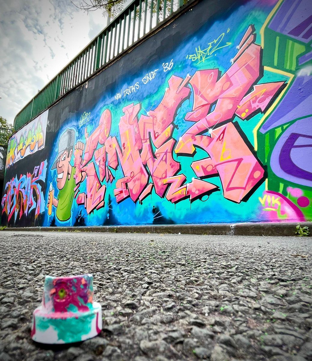 Shade2_UK's tweet image. Our piece at the #oldsokool graffiti jam in Wolverhampton. An update on our ‘Kingz’ piece from 1988.