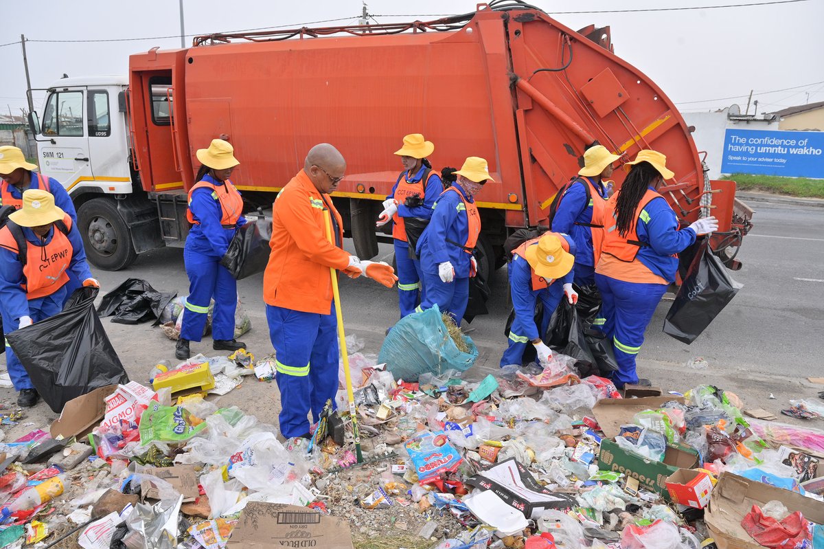 CityofCT's tweet photo. World Clean-up Day and the City's #SpringCleanCT campaign are both emerging efforts to promote environmental awareness and mobilise collective action against littering and dumping.
See: https://t.co/pezSjUJN4d
#CTNews #UrbanWasteManagement https://t.co/RYzYbovQlp
