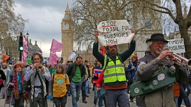 RTLlu's tweet image. Aktuelles aus der Welt: Internationale Strofgeriichtshaff mécht Büro zu Kiew op, 9.000 Flüchtlingen op Lampedusa, weltwäite Klima-Protestdag e Freideg...

A vill weider international Noriichten an eisem #Newsticker: rtl.lu/news/internati…