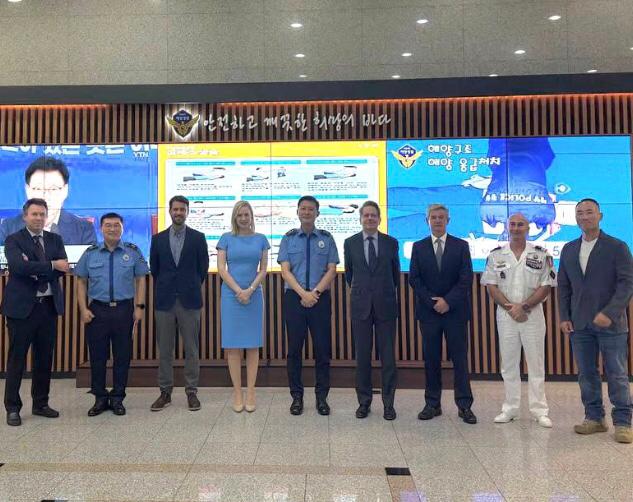 With the maritime security division of the RoK Coast Guard in Incheon, ESIWA team discussed concrete EU-RoK cooperation opportunities <a href="/EUinKorea/">EUinKorea</a> <a href="/kcgpr122/">대한민국 해양경찰청</a>