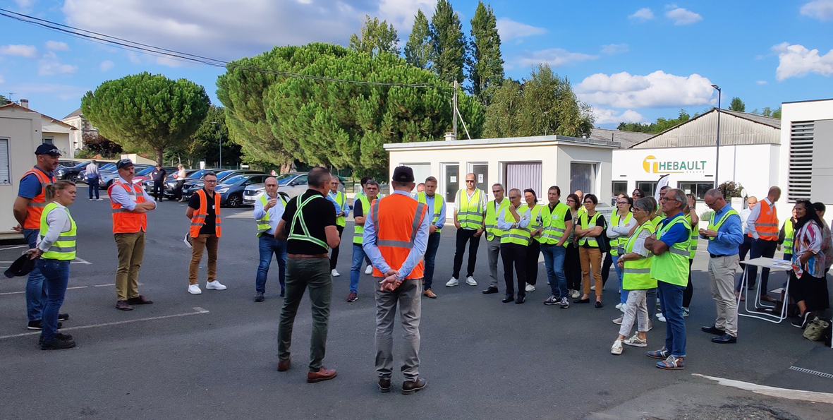 GroupeThebault's tweet image. 👍 130 adhérents, 86 sociétés ont répondu présent à l&apos;invitation du Club des Entrepreneurs du Niortais avec 
la visite du site de contreplaqués - Magné 79. 
► La soirée s&apos;est poursuivie par la présentation du groupe et l&apos;AG du club.
Découvrir &amp;amp; adhérer : entrepreneurs-niortais.com