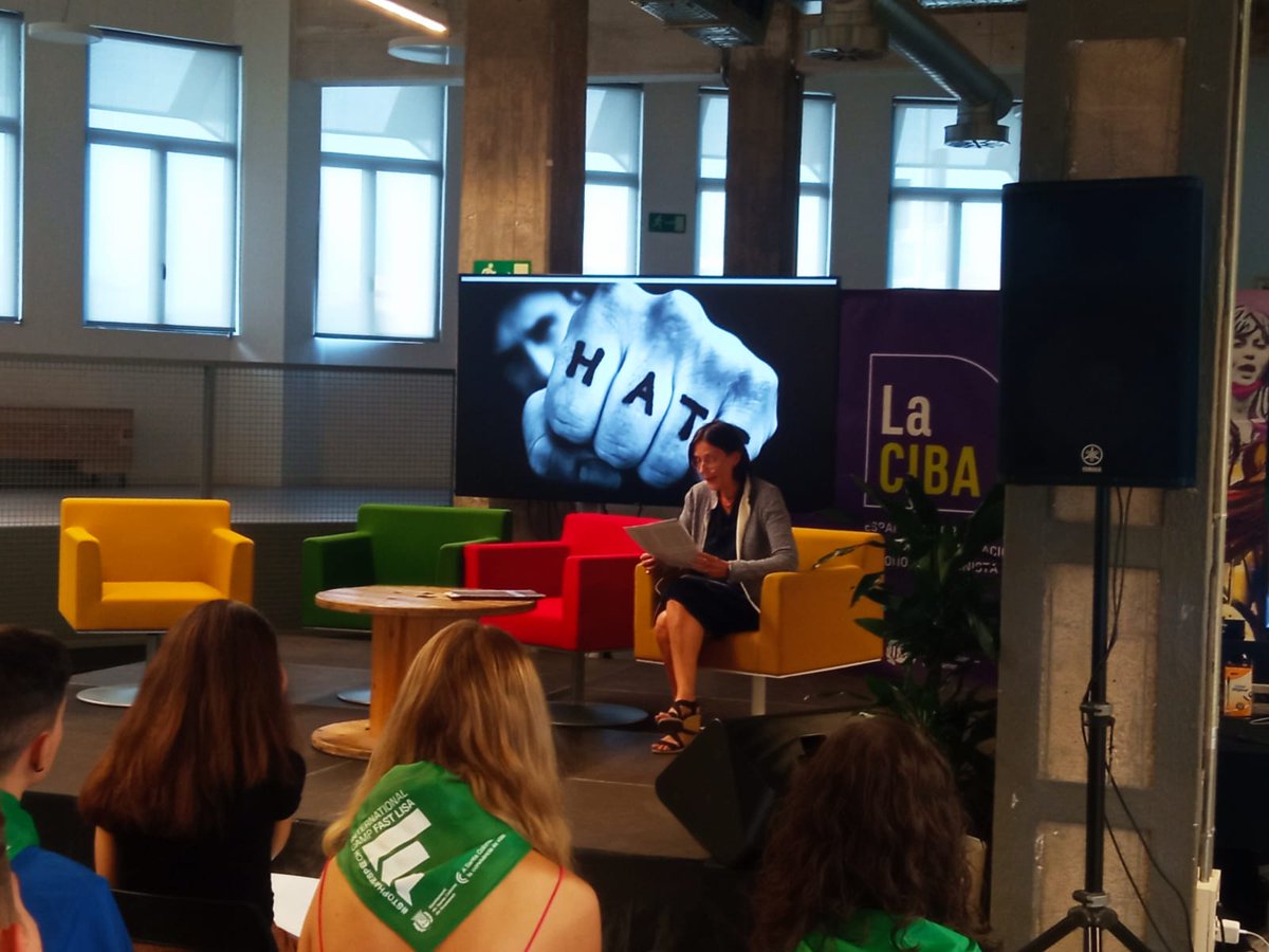 xarxavalors_sc's tweet photo. Comencem la segona sessió dels Campaments Internacionals #FASTLISA a #LaCIBA amb una ponència a càrrec de Francesca Curi https://t.co/gr2m3E3sKH