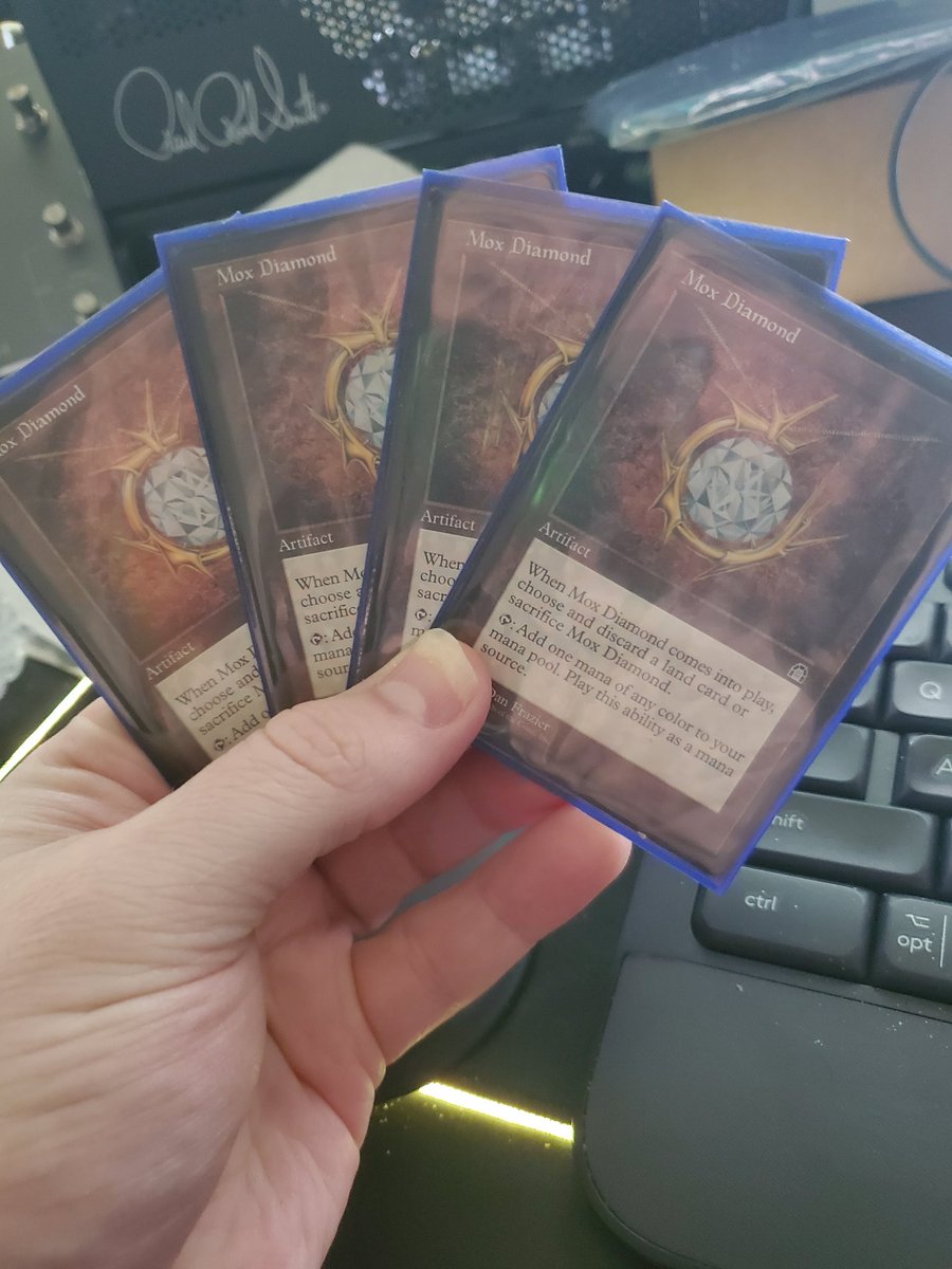 DavidFarrar23's tweet photo. @AimsTV @wizards_magic @BaddieStreams @someToast_ Mox diamonds everywhere... https://t.co/UugUN9quiZ
