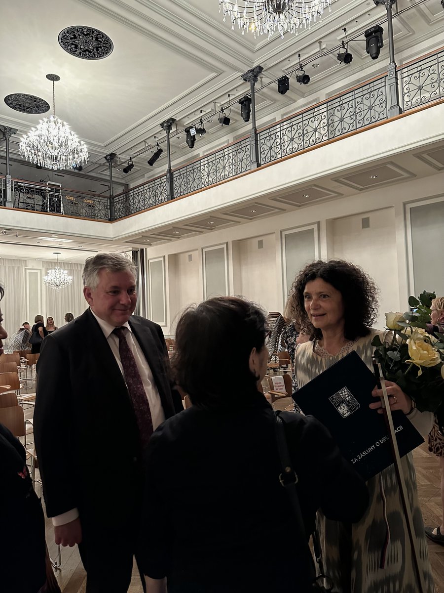 We had the honor to host a concert of Czech renowned singer Iva Bittová and pianist Antonin Fajt. Iva Bittová was awarded the Medal of Merit in Diplomacy of Minister of Foreign Affairs of the Czech Republic @JanLipavsky, which she received from @CzechConsNY Arnošt Kareš.